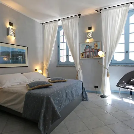 Palazzo Del Vice Re Aparthotel