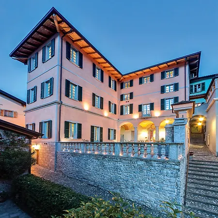 Hotel apartamentowy Palazzo Del Vicere 4*