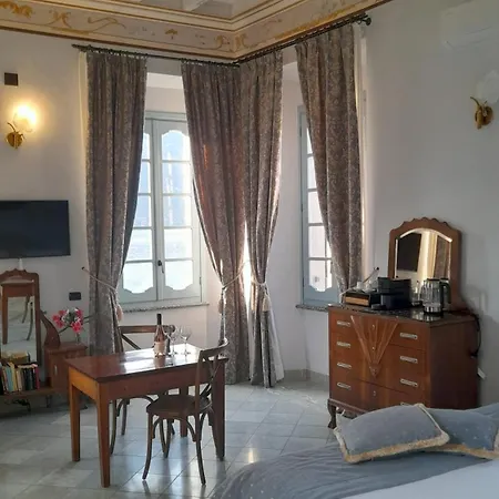 Hotel apartamentowy Palazzo Del Vicere Lezzeno