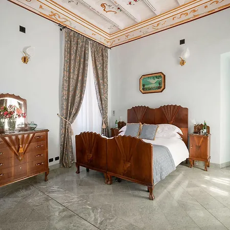 Palazzo Del Vice Re *