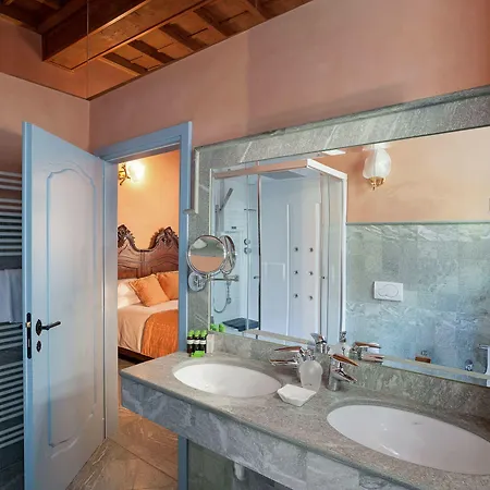 Aparthotel Palazzo Del Vice Re Lezzeno
