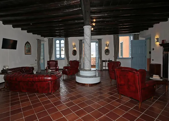 Palazzo Del Vicere Aparthotel Lezzeno