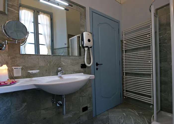 Palazzo Del Vicere Aparthotel Lezzeno